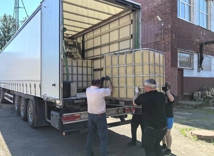 Киришский район направил крупную партию гумпомощи в зону СВО - Необходимую бойцам помощь собрали местные предприятия, волонтеры и местные жители.