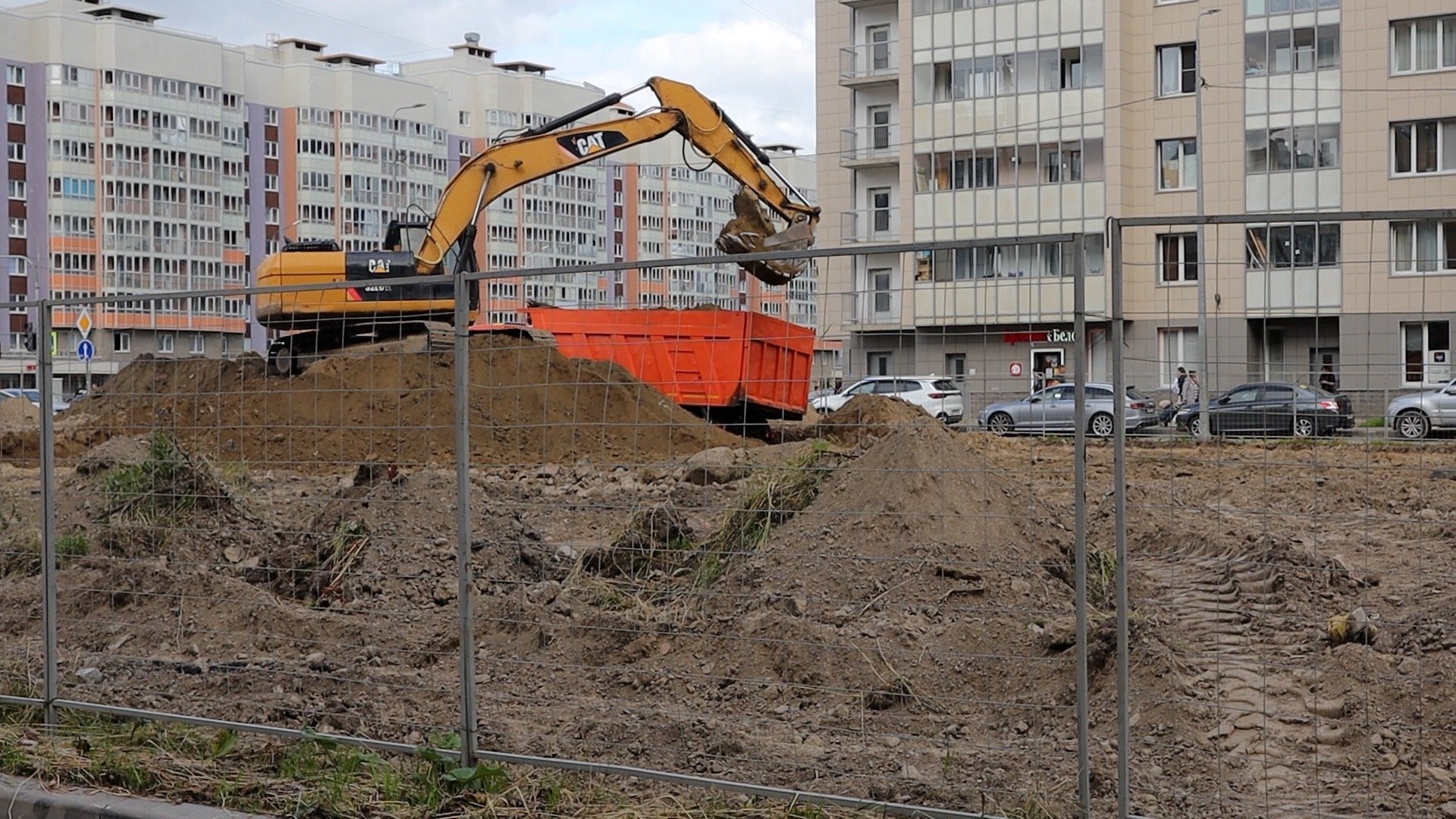 В Мурино остановили строительство торговых павильонов на Графской и Екатерининской - В Мурино остановлено возведение торговых объектов на улицах Графской и Екатерининской.