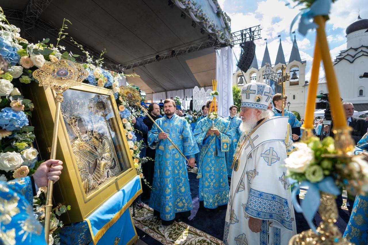 Сергей Бебенин поздравил жителей Ленобласти с Днем явления Тихвинской иконы Божией Матери - Председатель Законодательного собрания Ленинградской области Сергей Бебенин обратился к жителям реги