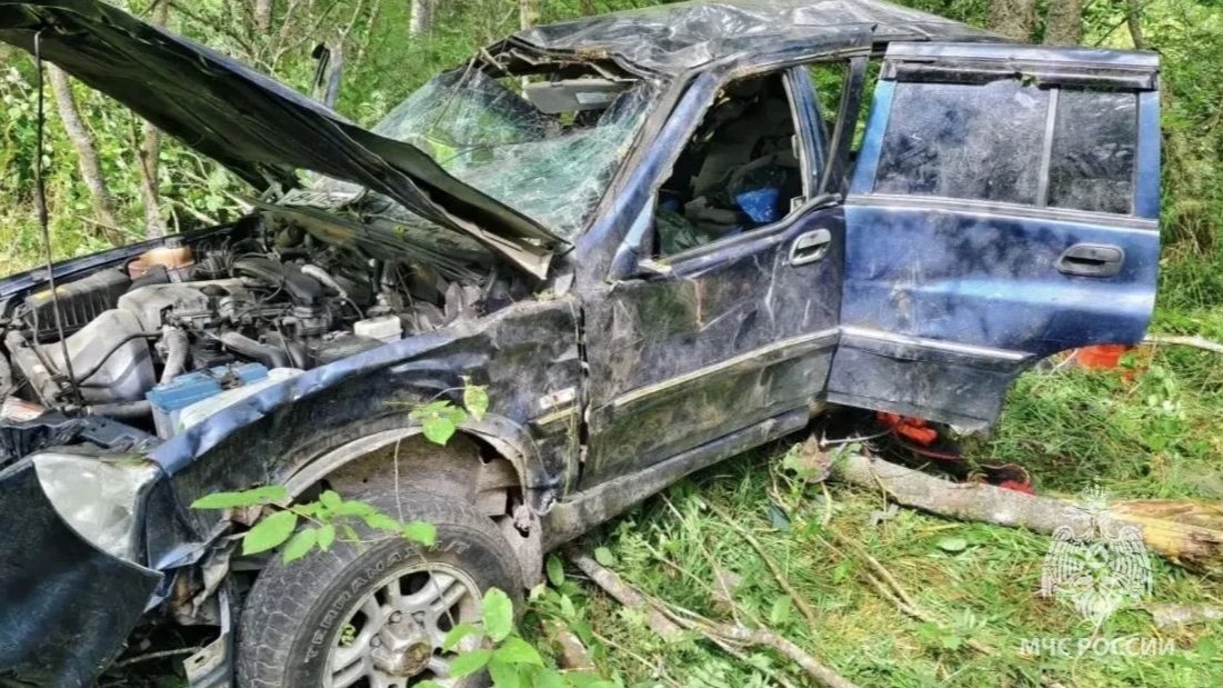 Женщину зажало в салоне автомобиля в результате аварии в Выборгском районе - Пострадавшая была госпитализирована.