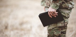 Эстония построит военный городок на границе с Россией