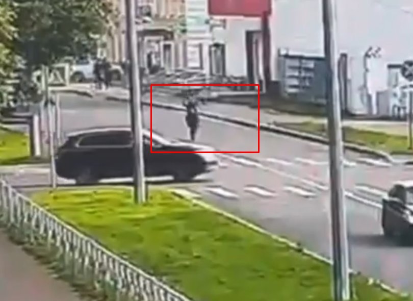 В Ломоносове подросток попал в реанимацию после опасного маневра на питбайке - Юноша получил серьезные травмы в результате столкновения с автомобилем.