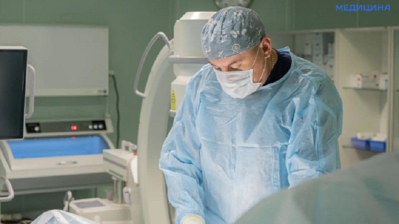 Врачи Приозерской больницы спасли пожилую женщину с тяжелыми переломами после ДТП - Врачи Приозерской больницы провели сложную операцию женщине в возрасте 78 лет, поступившей в крайне 