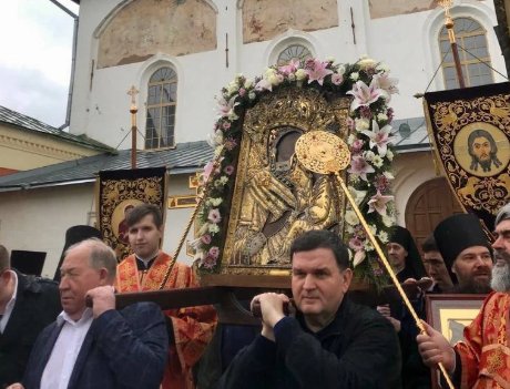 Сергей Перминов обратился к ленинградцам по случаю Дня явления Тихвинской иконы Божией Матери - Сенатор обратился к землякам с добрыми словами в честь православного праздника.