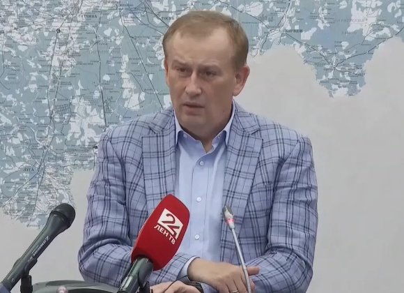 Губернатор Ленобласти взял на контроль ситуацию с освещением и дорогами в деревне Слапи - Также местной жительнице, являющейся матерью погибшего участника СВО, помогут разобраться с получени