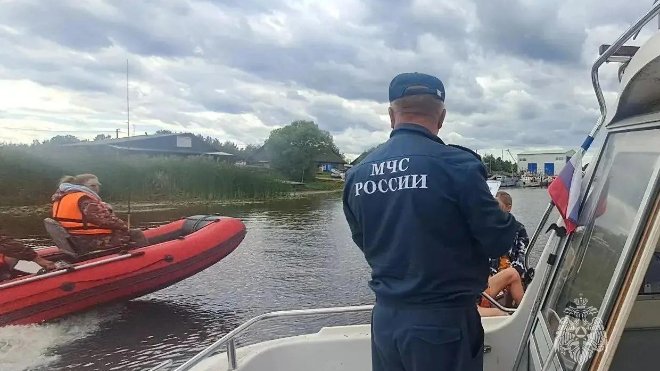 Судоводителя без прав отстранили от управления в Волховском районе - Инспекторы Волховского отделения Центра ГИМС выявили несколько нарушений правил безопасности во врем