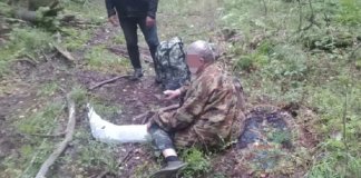 Спасатели эвакуировали мужчину с травмой ноги из леса Кировского района