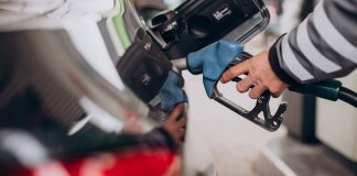 В Россию начали поставлять зарубежное топливо – Новак