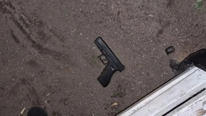 Мужчина размахивал пистолетом возле Казанского собора в Петербурге - Мужчину в возрасте 30 лет задержали в Воронихинском сквере на Казанской улице Санкт-Петербурга. Он р