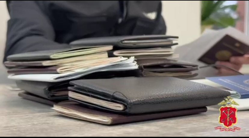 Полиция нашла 19 нелегалов в двух районах Петербурга - Всего правоохранители проверили 123 человека, в том числе 119 иностранцев.