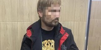Мужчина угрожал убийством топором двум женщинам в Петербурге