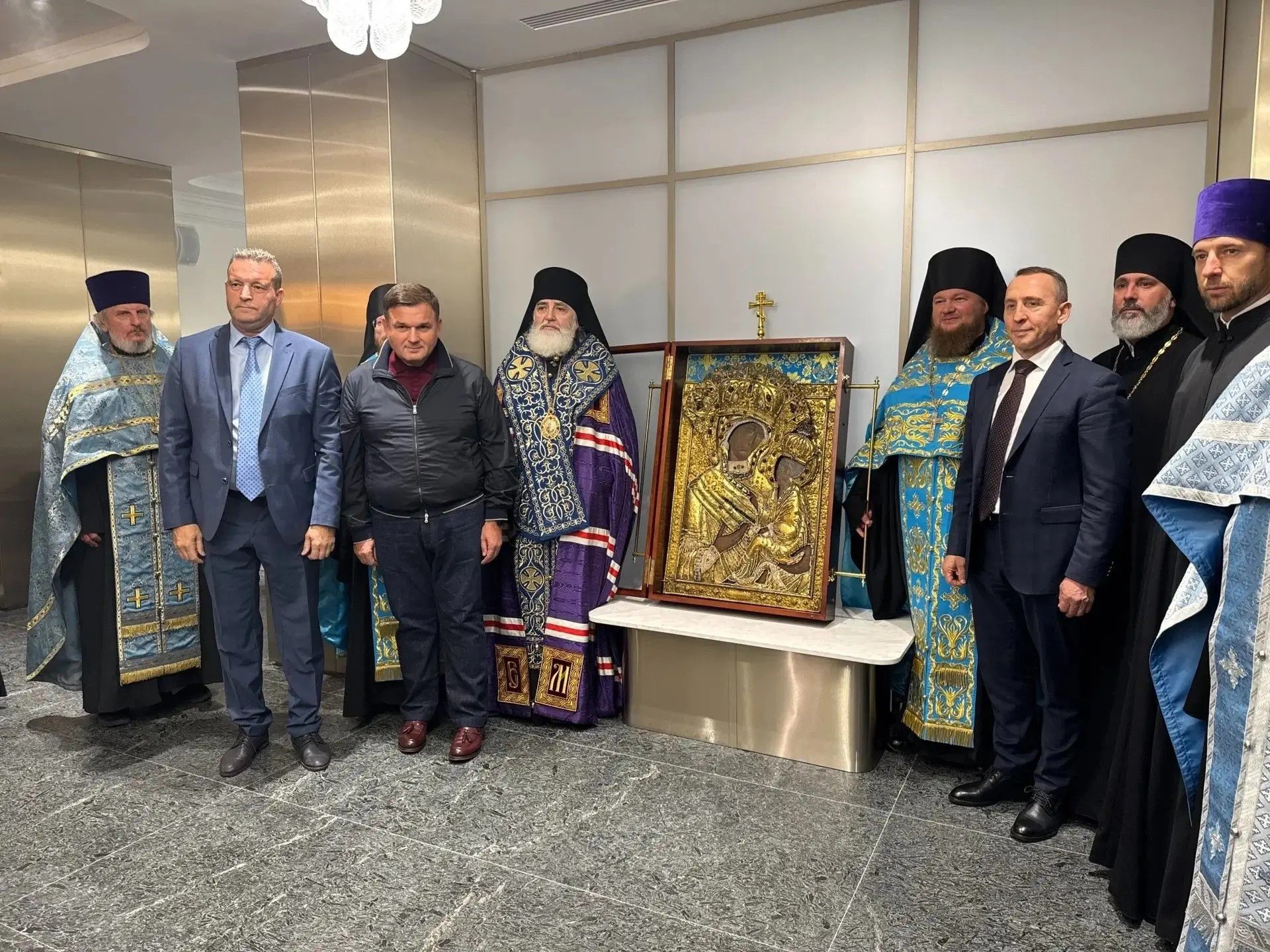 Тихвинская икона Божией Матери прибыла из Ленобласти в Москву - Главная святыня Тихвинского Богородичного Успенского мужского монастыря прибыла из Ленинградской обл