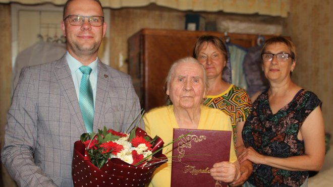 Труженица тыла из Лодейнопольского района отметила 94-летие - Ветеран Великой Отечественной войны и труженица тыла Клавдия Бойцова из Лодейнопольского района 6 ав
