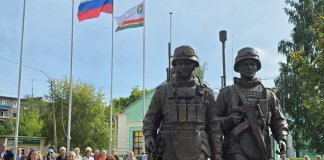В Тосно открыли мемориал участникам СВО «Я вернусь»