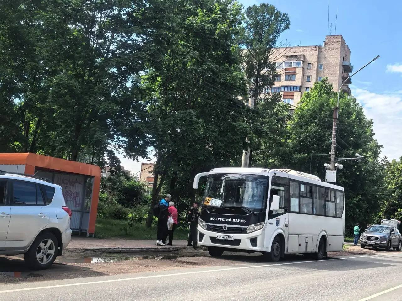 В Кузьмолово приведут в порядок две остановки общественного транспорта - Поводом стало обращение жителей во время выездного приема.
