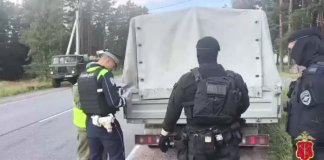 Полиция проверила более 150 частных домов в поселках вблизи военного аэродрома Прибылово