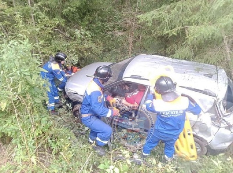 Водитель Hyundai пострадал в ДТП в Тосненском районе - Водитель Hyundai пострадал 28 августа в ДТП с Mercedes в районе деревни Еглино Тосненского района Ле
