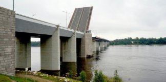 Разводка Ладожского моста ограничит движение по трассе «Кола» 28 августа