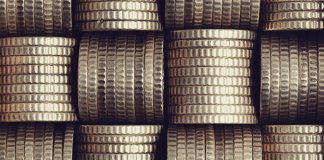 Базовый комплект первоклассника в Петербурге стоит почти 50 тысяч рублей