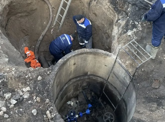 В Лодейном Поле подготовили коммунальные сети к отопительному сезону - Работы проводились в ночное время, чтобы не создавать неудобства для жителей.