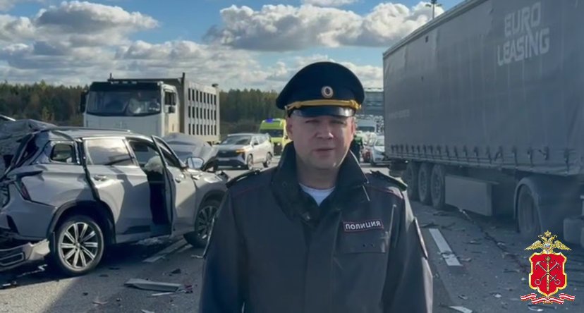 На КАД у Низино погибла женщина после наезда грузовика на три машины - Еще два водителя госпитализированы в больницу