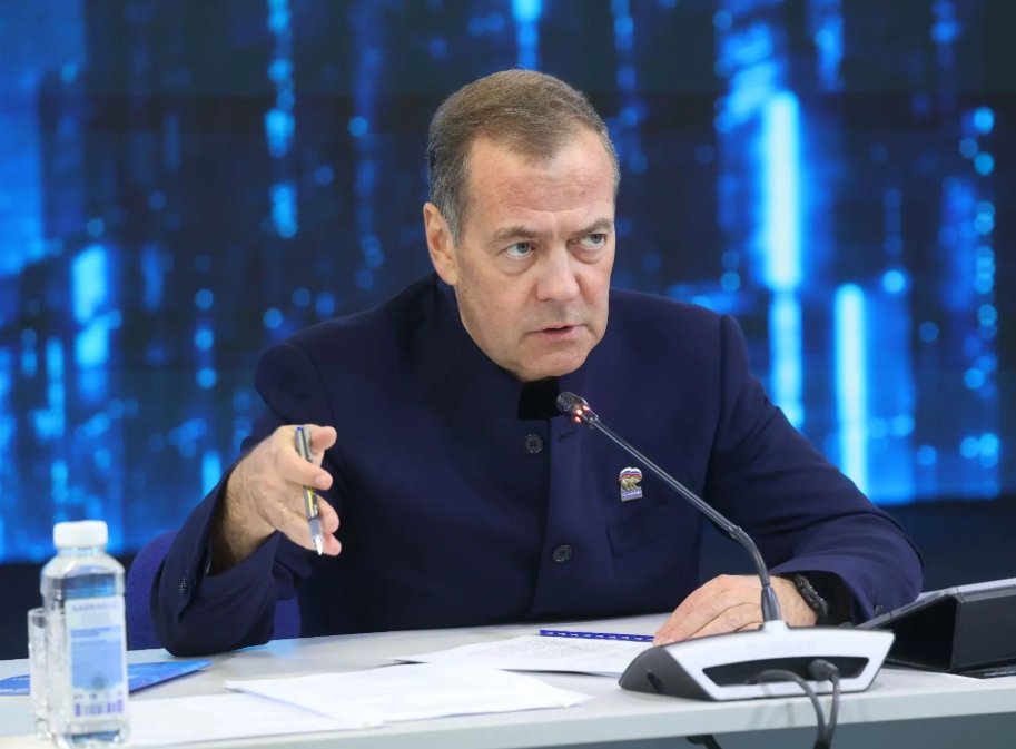 Дмитрий Медведев обозначил условия достижения технологического лидерства России - Это непосредственно зависит от скорости практического внедрения разработок.