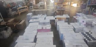У жительницы Сертолово нашли более 80 тысяч пачек нелегальных сигарет