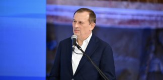 Александр Дрозденко потребовал решать повторные обращения жителей без формализма