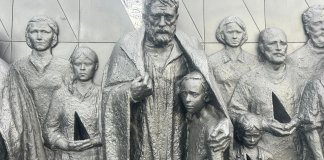 Потомки Героя СССР Маврикия Слепнёва посетили мемориал в Зайцево