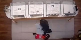 Продавца и подростка задержали кражу пяти пакетов с драгоценностями из ювелирного салона во Всеволожском районе