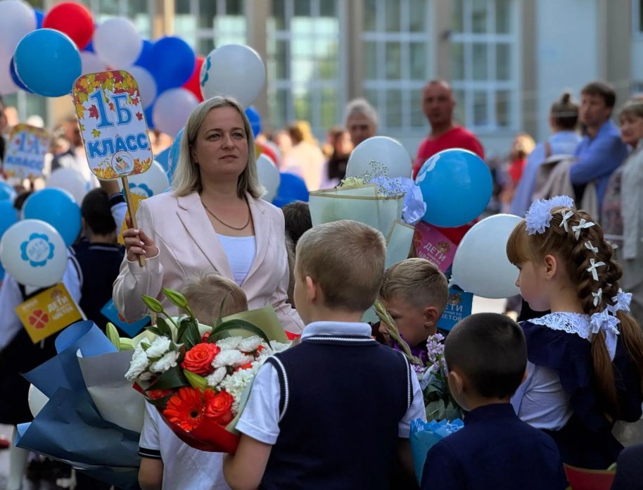 Ульяновская школа №1 открыла двери после реновации - В День знаний ученики Ульяновской средней школы № 1 вернулись в обновленное после капитального ремон