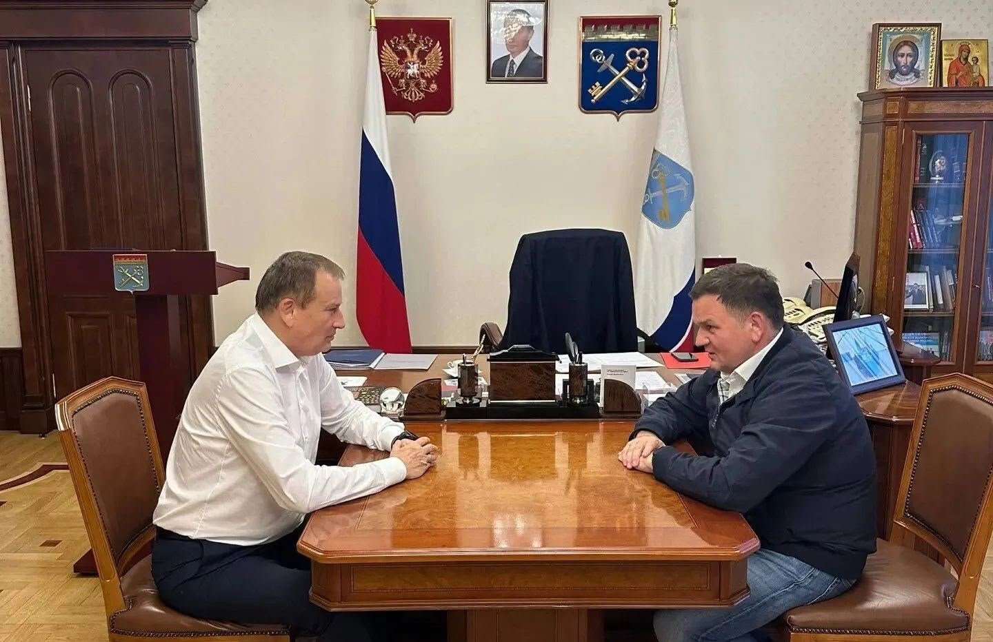 Александр Дрозденко обсудил с Сергеем Перминовым безопасность и подготовку к 100-летию Ленобласти - Губернатор Ленинградской области Александр Дрозденко провёл встречу с представителем региона в Совет