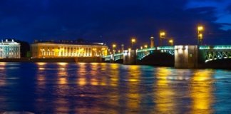 Три моста Петербурга подсветят цветами Международного фестиваля молодежи