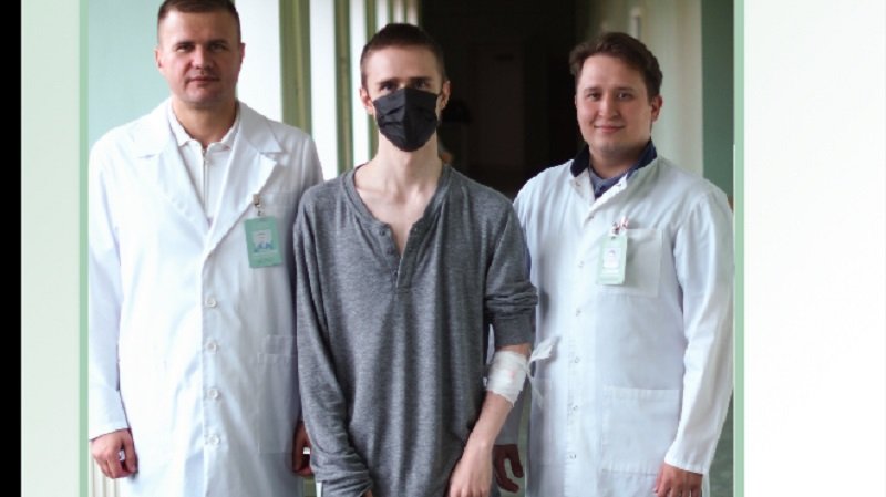 Врачи ЛОКБ провели сложную операцию пациенту с редким генетическим заболеванием - В Ленинградской областной клинической больнице провели сложную операцию пациенту с редким генетическ