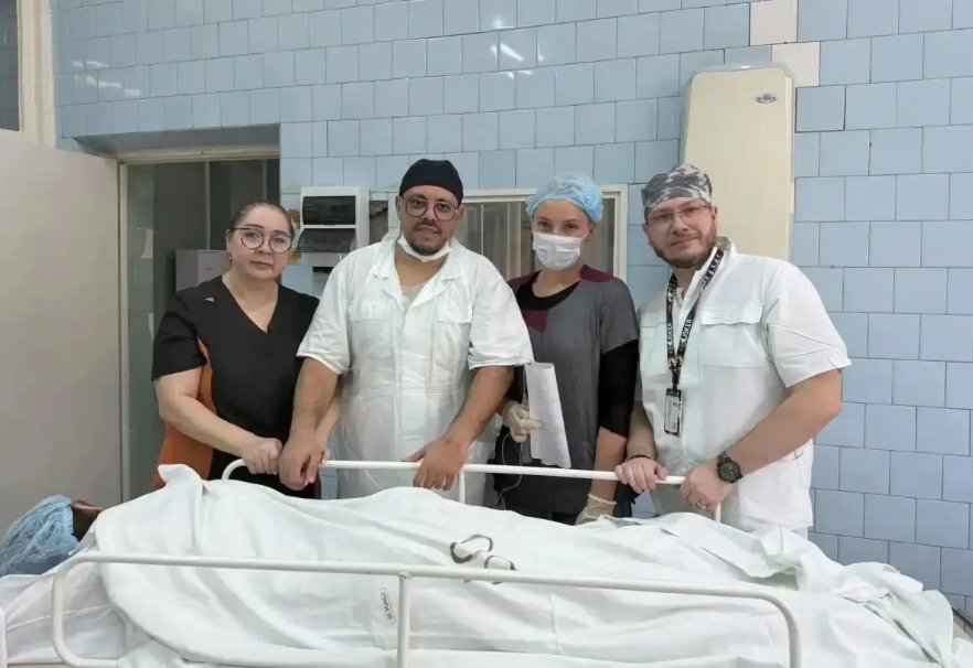 Ленинградские врачи спасли беременную женщину с редким осложнением - Роженице пришлось провести экстренное кесарево сечение.