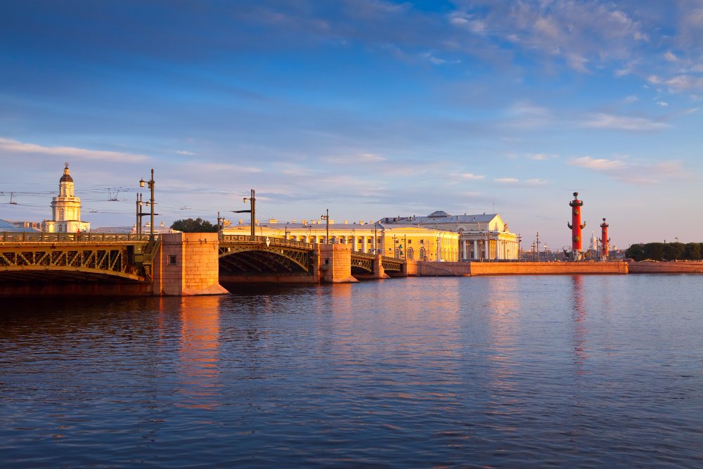 Дворцовый мост в Петербурге внепланово разведут вечером 20 октября - График разводки остальных мостов Петербурга остается без изменений.