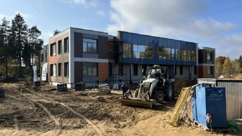 Три социальных объекта в Ленобласти подключат к водоснабжению до конца года - В Ленобласти до конца 2026 года планируют подключить к водоснабжению три новых социальных объекта.