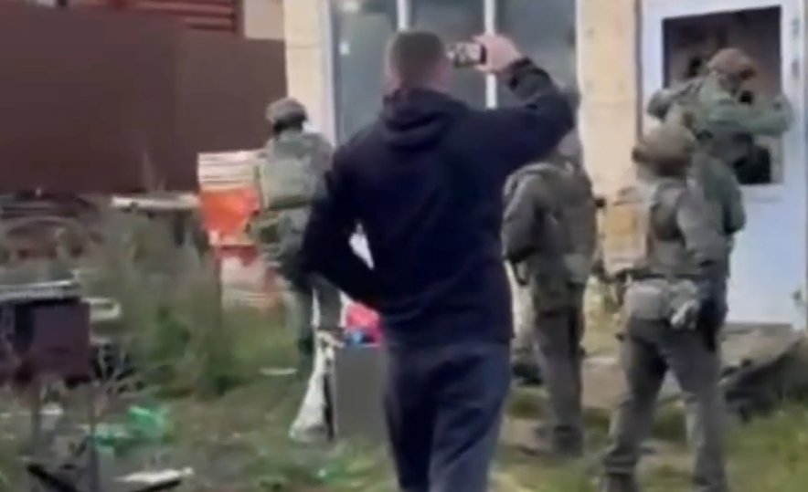 Полиция накрыла очередную нарколабораторию во Всеволожском районе - Руководил производством 53-летний иностранец.