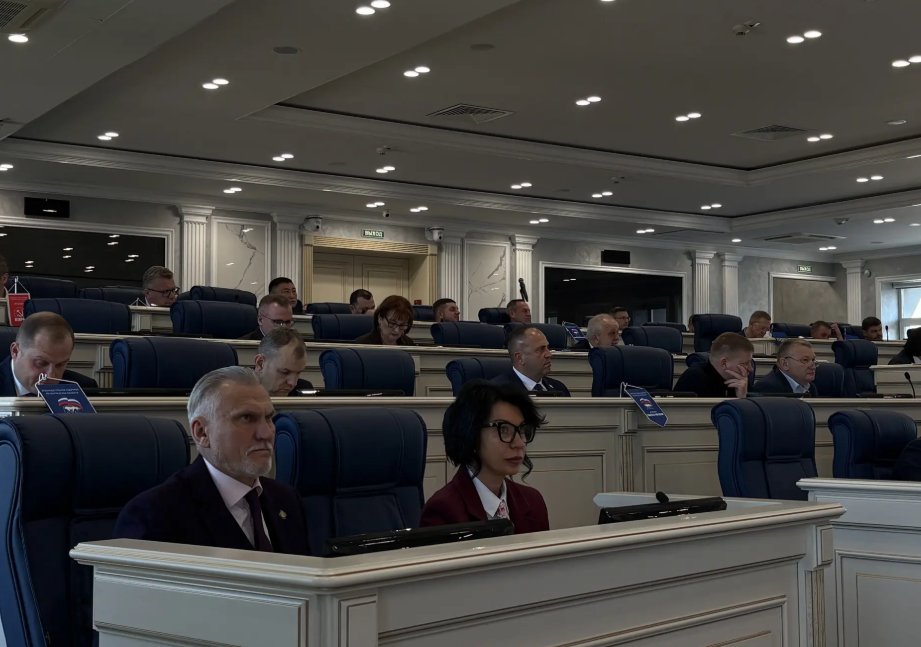 Заксобрание Ленобласти утвердило обновленную структуру парламента - В ЗакСе прошло третье внеочередное заседание.
