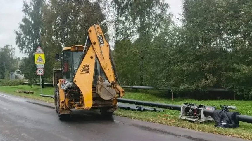 В Вистино модернизировали систему водоотведения местной школы - Рабочие заменили 70 метров магистрального канализационного коллектора.