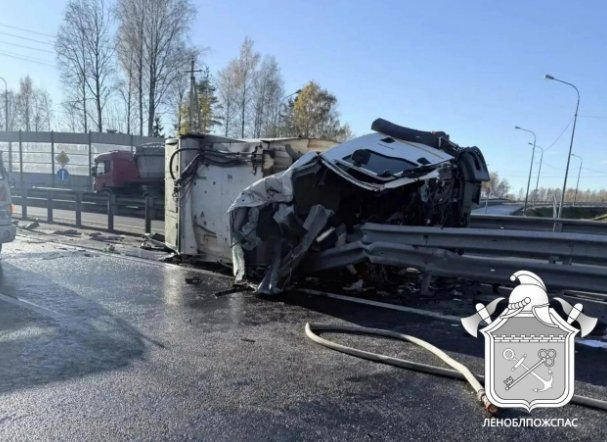 Полиция начала проверку после ДТП между мусоровозом и легковушкой на трассе «Сортавала» - В результате ДТП погиб один человек.