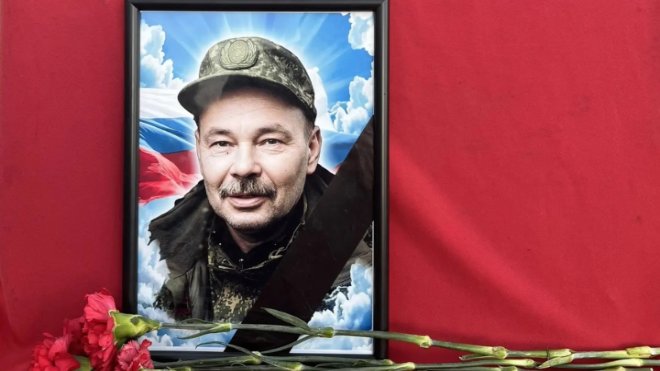 В Тихвине простились с погибшим в зоне СВО Дмитрием Кулагиным - Ему было 50 лет.