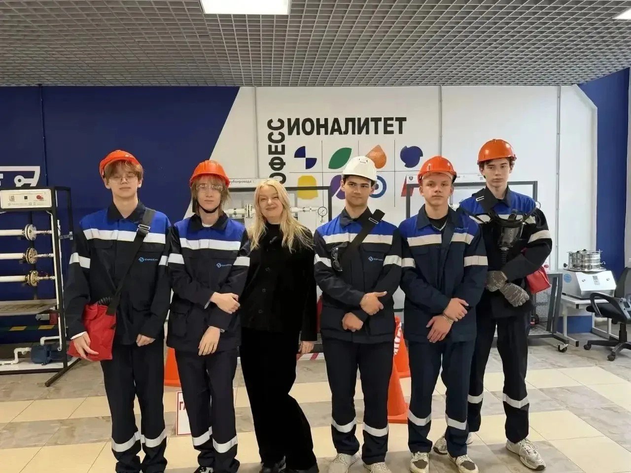 В Ленобласти прошёл Единый день открытых дверей в кластерах СПО - В Ленобласти прошёл Единый день открытых дверей в кластерах среднего профессионального образования. 