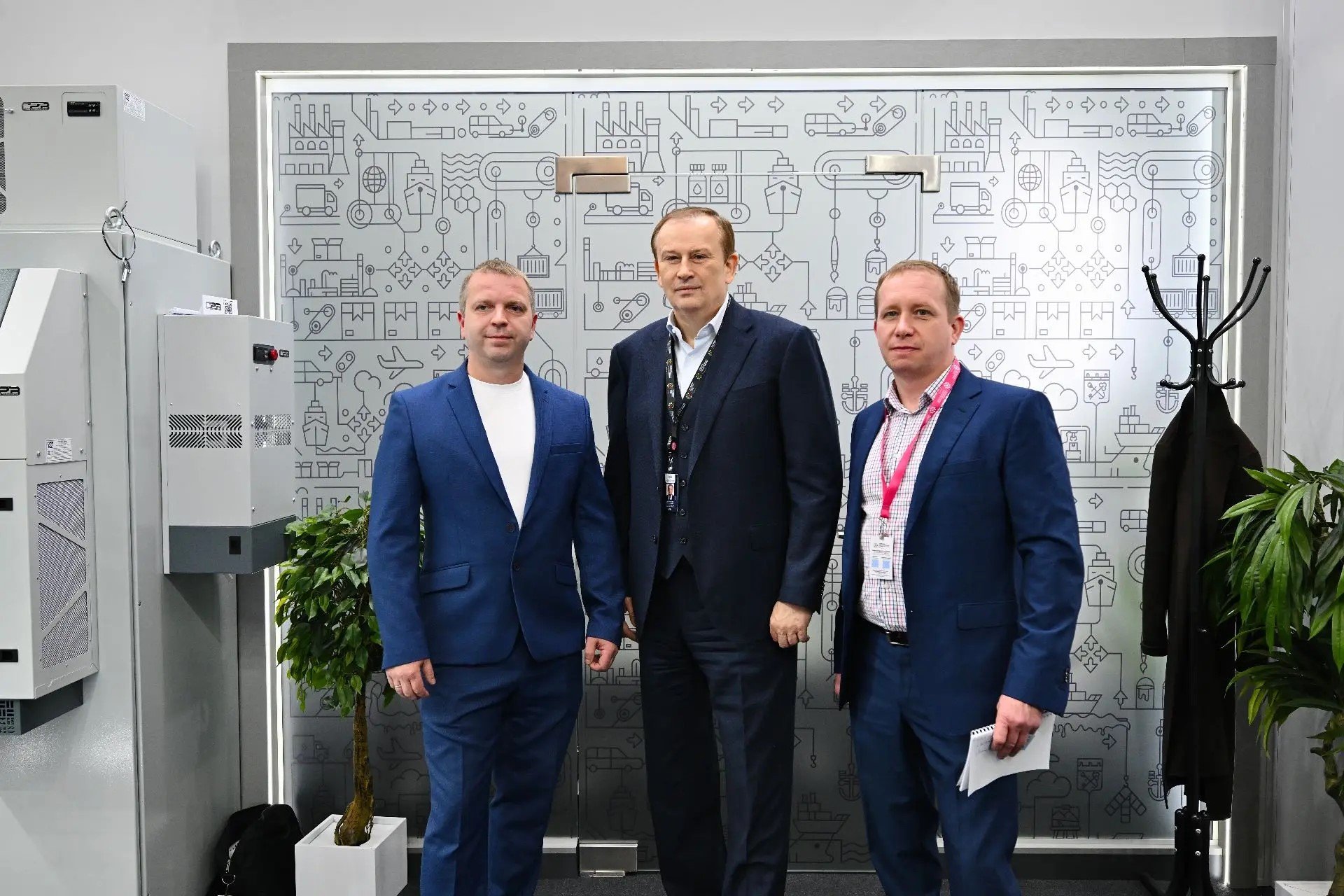 Александр Дрозденко оценил экспортный потенциал ленинградских предприятий на «ИННОПРОМ. Беларусь» - Губернатор Ленинградской области провёл встречу с компаниями, представляющими регион на выставке в Б