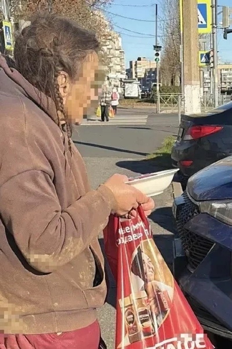 Пропавшую в Петербурге пенсионерку нашли в Киришах: женщина не помнила, как туда попала - В Киришах Ленинградской области сотрудники Росгвардии нашли 79-летнюю женщину, которая накануне проп