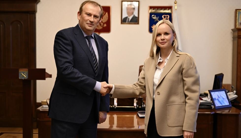 Александр Дрозденко и Элеонора Кавшар обсудили социальные практики Ленобласти - Губернатор Ленинградской области Александр Дрозденко провел рабочую встречу с председателем Комитета